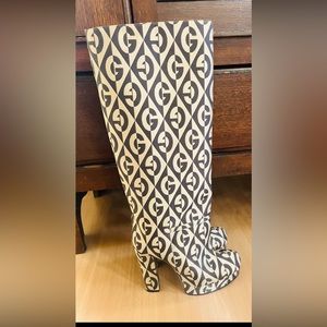 G IS FOR GOURGEOUS ✨BRAND NEW GUCCI PLATAFORM BOOTS KNEE HIGH SIZE 37 1/2✨